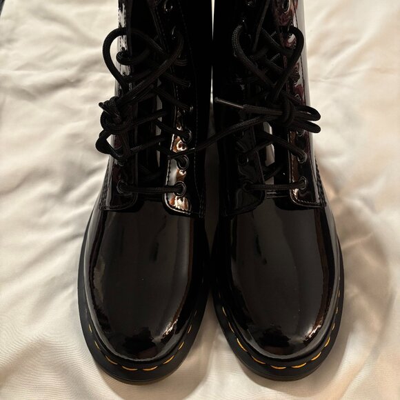 DOC MARTEN PATENT LEATHER COMBAT BOOT - Picture 2 of 5